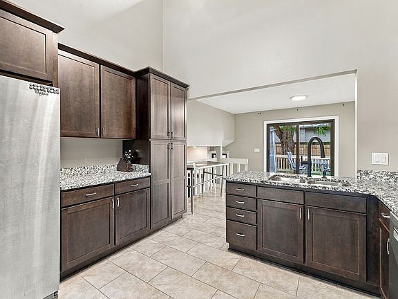 5th image of 1712 NW 100th Pl