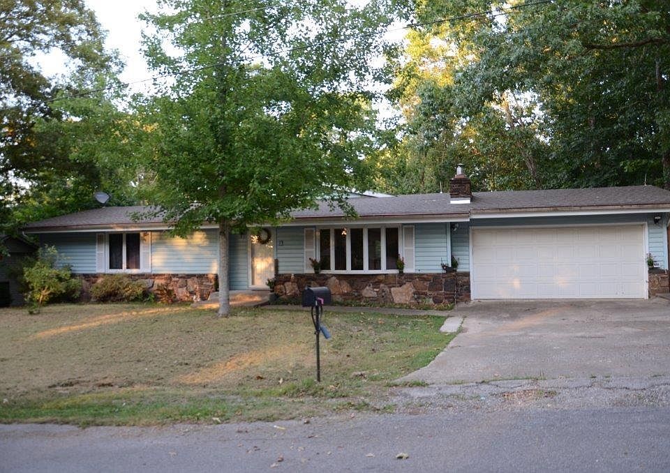 1st image of 5 Pembroke Dr