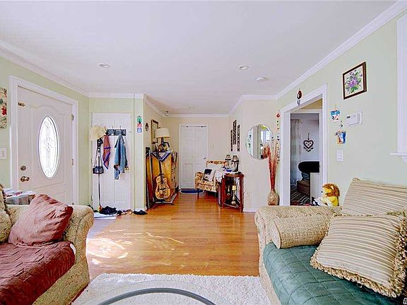 5th image of 515 Lombard St