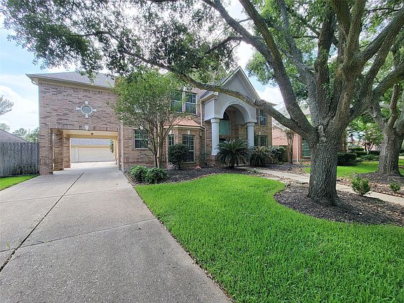 3rd image of 914 Ivory Ridge Ln