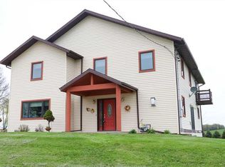 2080 Louisburg Rd, Cassville, WI 53807