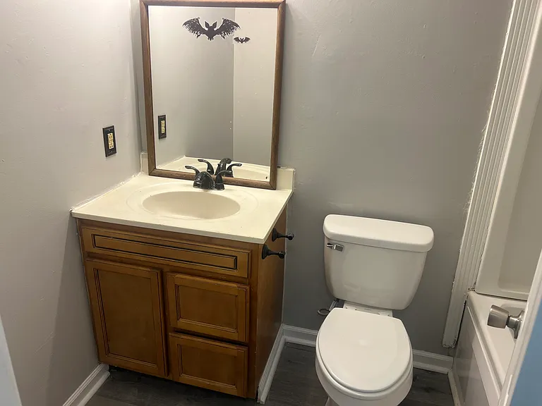 804 W Town Ct — Photo 7