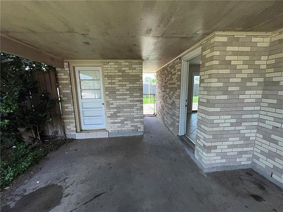 3rd image of 2500 Campagna Dr
