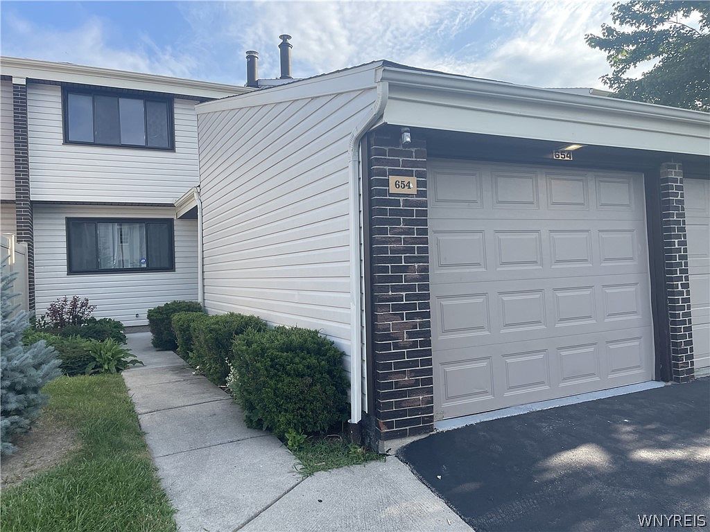 654 Honeydale Ct, East Amherst, NY 14051 Zillow