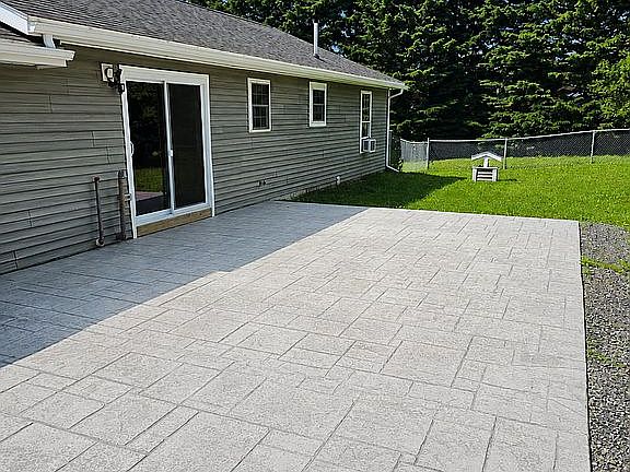 5th image of 276 E Presque Isle Rd