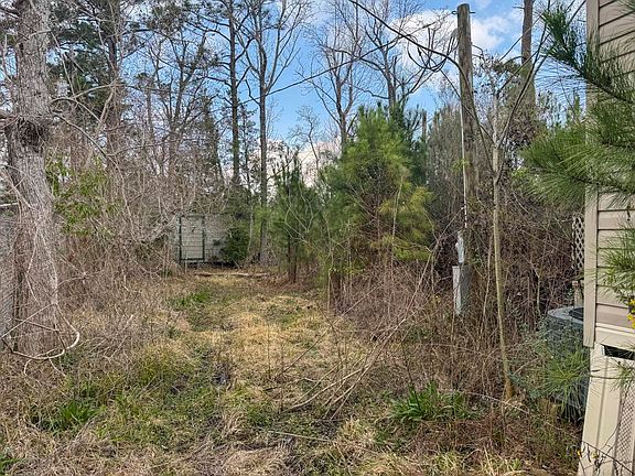 5th image of 1768 Pinewood Rd