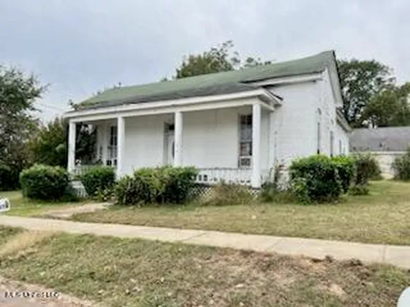 132 N Center St, Senatobia, MS 38668