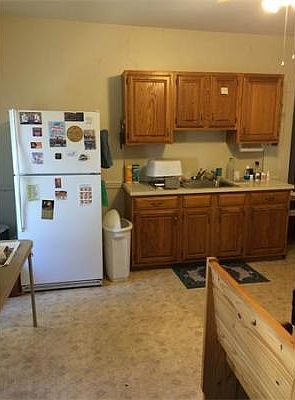 2nd image of 121 Winslow Ave #1