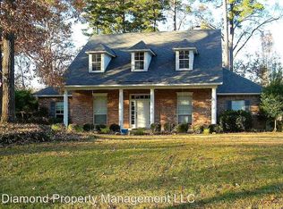200 Hilton Head Dr, Benton, LA 71006