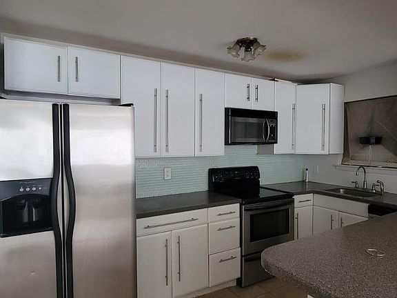 5th image of 327 Fox Run Ln #37