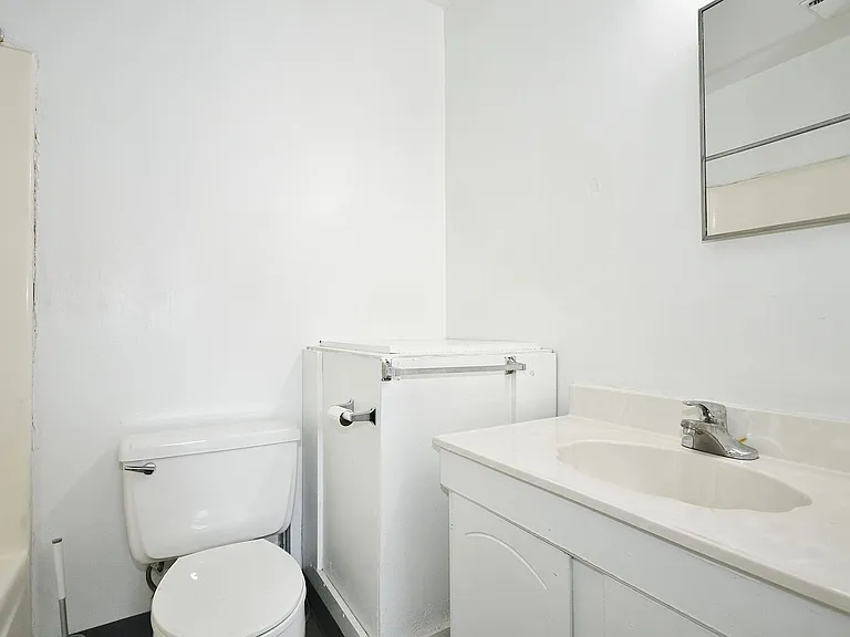 105 Ella St — Photo 17