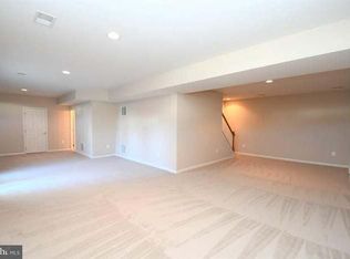 8618 Wales Ct, Gainesville, VA 20155