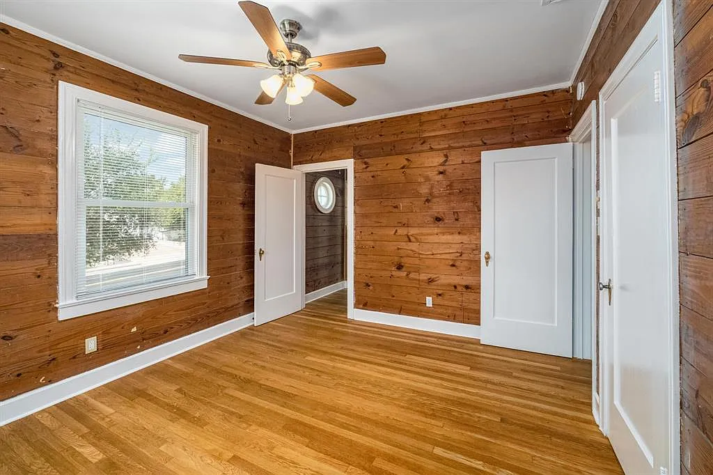 2 bed, 1046 sqft, $2,195 — Photo 4