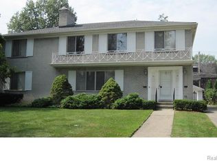 781 Harcourt Rd, Grosse Pointe Park, MI 48230