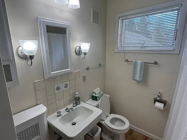 210 E Goepp St — Photo 13