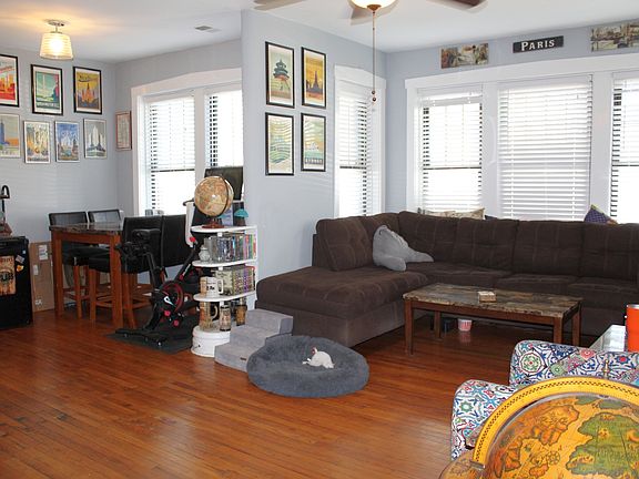3rd image of 5030 N Winthrop Ave APT 3E