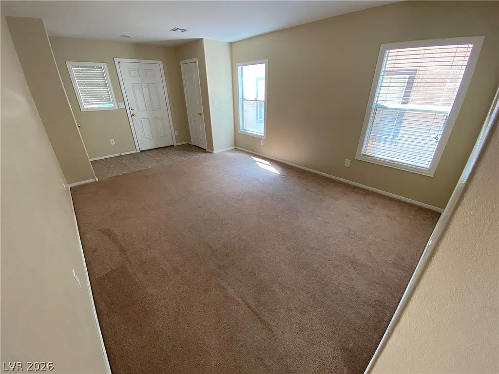 3 bed, 2.5 bath, 1871 sqft, $2,200 — Photo 2