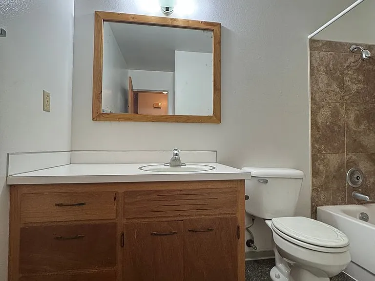 1500 Glen Dr — Photo 14