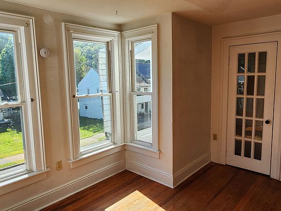 4th image of 56 Amm St #37