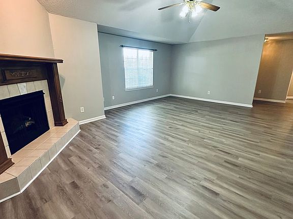 5th image of 210 Cumberland Woods Ter
