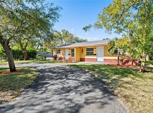 581 NW 17th Pl, Fort Lauderdale, FL 33311