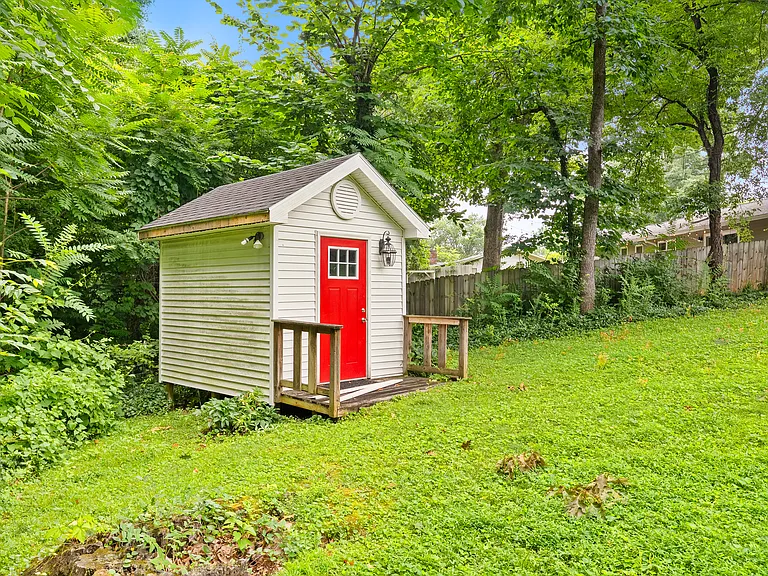 8045 Sabre Dr — Photo 38