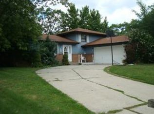 7476 Morton St, Merrillville, IN 46410