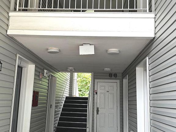 3rd image of 2600 Camelback Ln APT 11