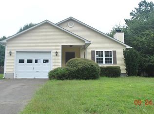 218 Pollard Dr, Jacksonville, NC 28540