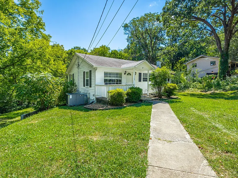 3508 Myrtle Ave — Photo 2