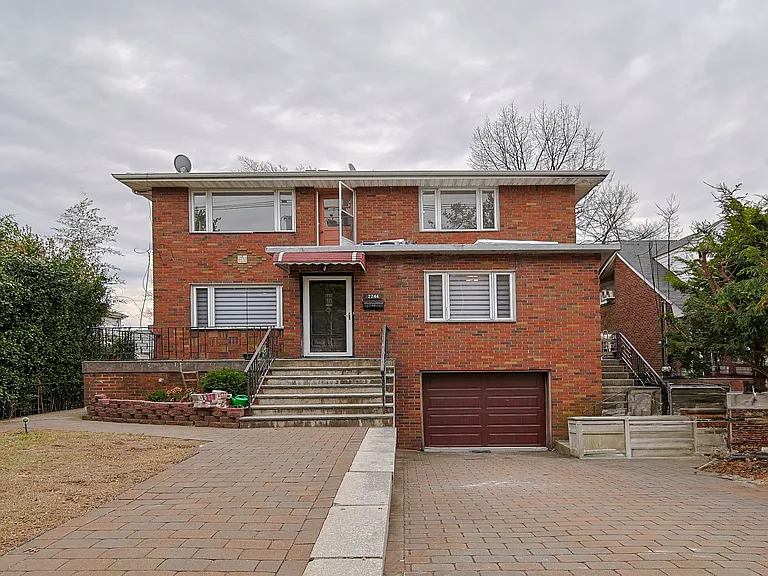 2244 Linwood Ave #1 — Photo 1