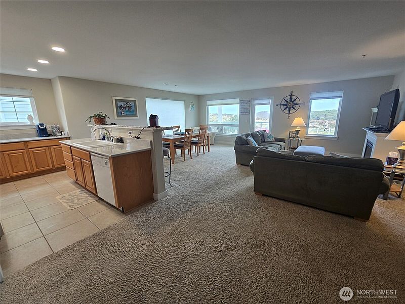 5th image of 1600 W Ocean Avenue #1021