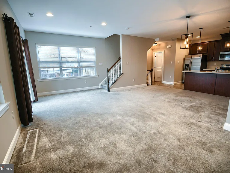 39 N Mitchell Ave — Photo 6