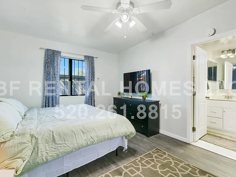 2319 E Helen St #2 — Photo 11