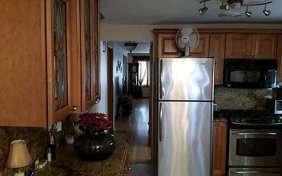 3rd image of 2414 N 78th Ave