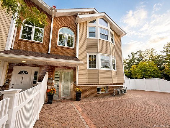 3rd image of 2357 Demeyer Street