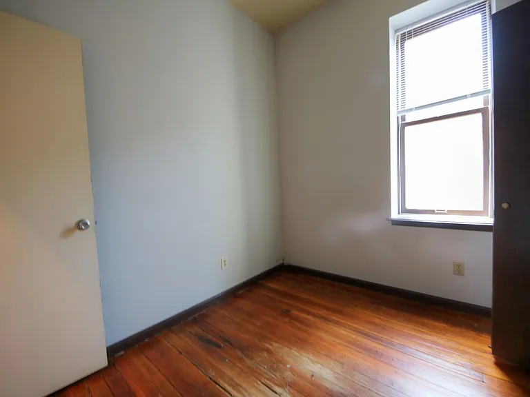 2325 1/2 Hickory St #B — Photo 13