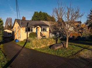 3026 Donald St, Saanich, BC V9A 1Y2