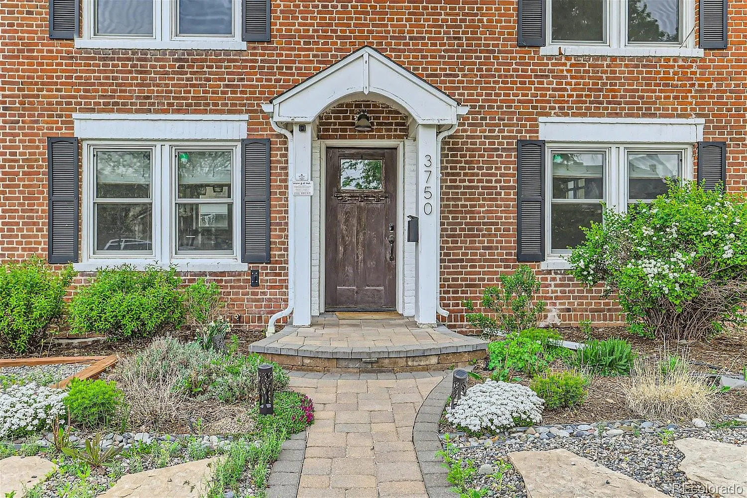 4 bed, 4.0 bath, 2168 sqft, $3,955 — Photo 4