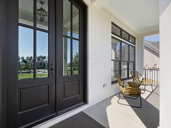 3rd image of 441 Oldenburg Rd