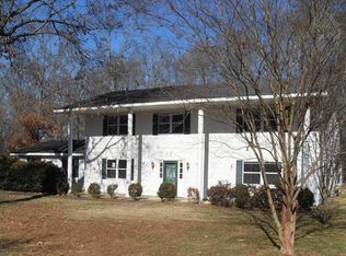 1733 Eagle Dr, Hixson, TN 37343