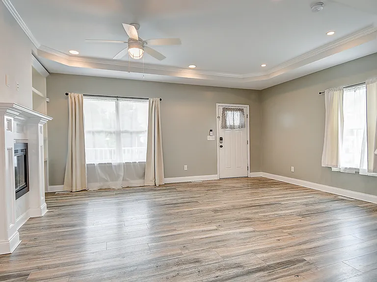 224 Taylor Ave W — Photo 6