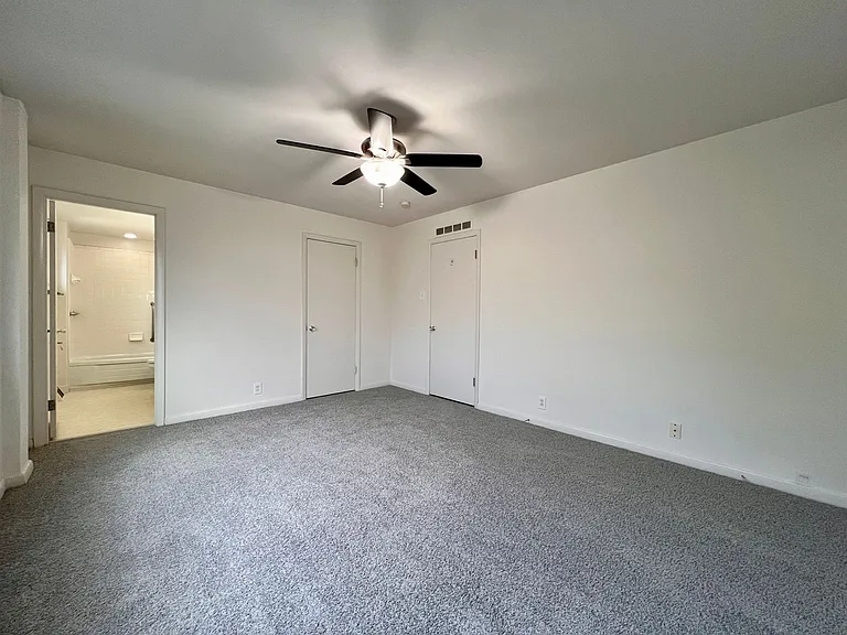 The Envoy Apartments — Photo 6