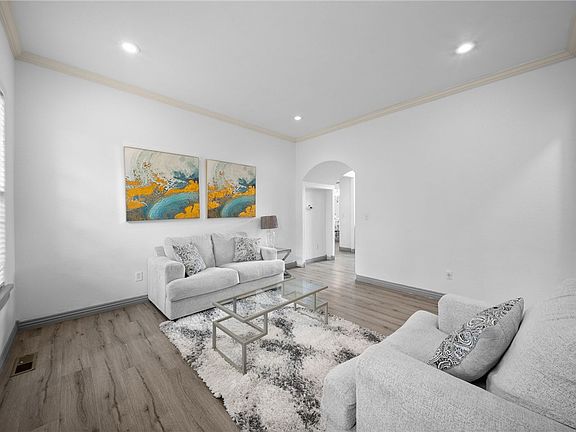 5th image of 14 Holcombe Ln