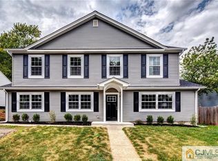 27 Windsor Rd, Edison, NJ 08817