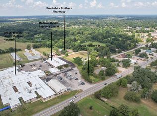 806 S Madison St, Madisonville, TX 77864