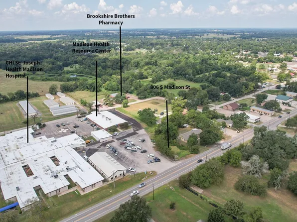 806 S Madison St, Madisonville, TX 77864