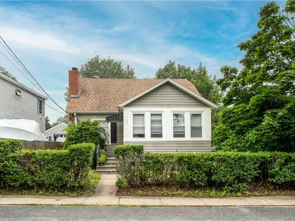 109 Carroll Ave, Newport, RI 02840