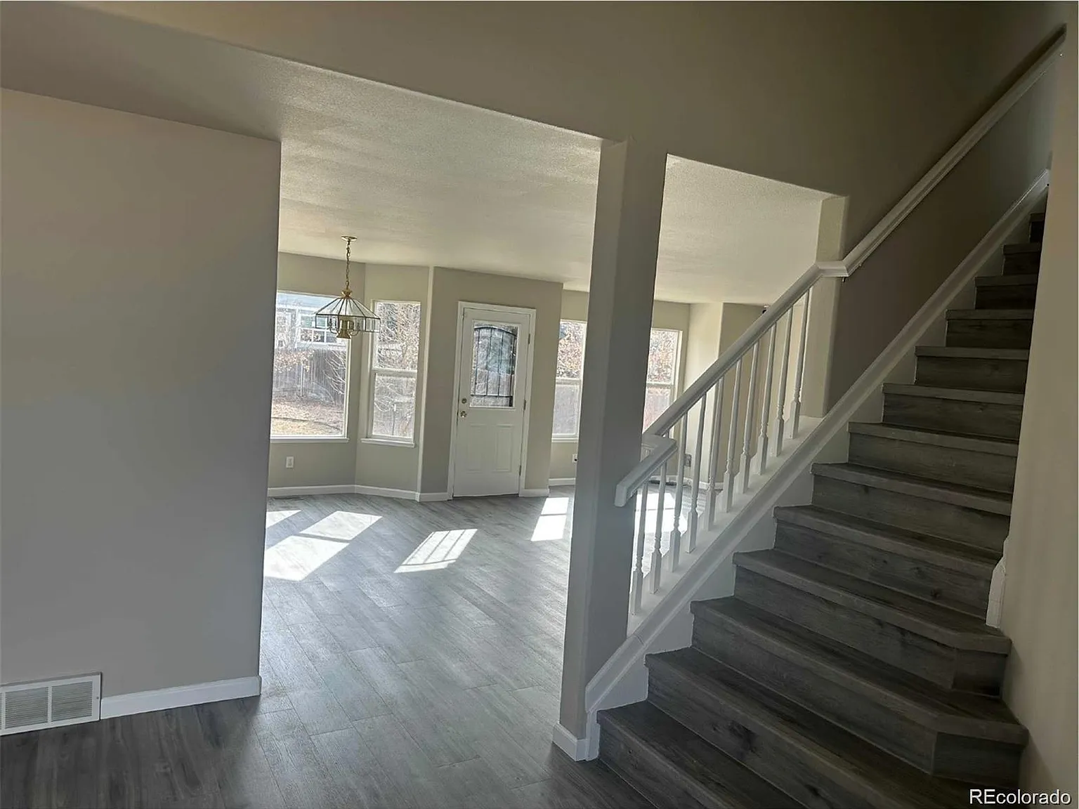 4 bed, 3.5 bath, 2757 sqft, $2,800 — Photo 1