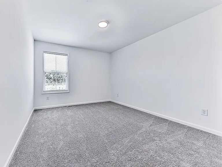 611 Elwick Ln — Photo 24